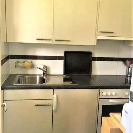 Charming Metro Stop Delice