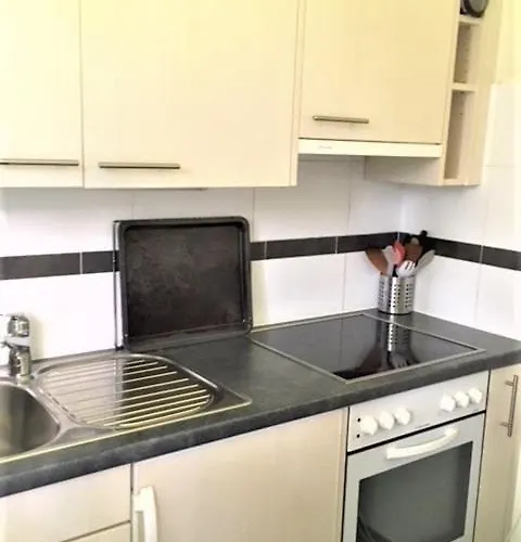 Charming Metro Stop Delice Appartamento